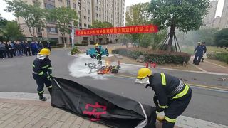 आप उच्च तीव्रता वाली ईवी आग से कैसे लड़ते हैं?