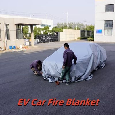 Gray EV Car Fire Blanket with 550℃/1000℃ Thermal Resistance and Oxygen Deprivation for Fire Pit Mat Protection